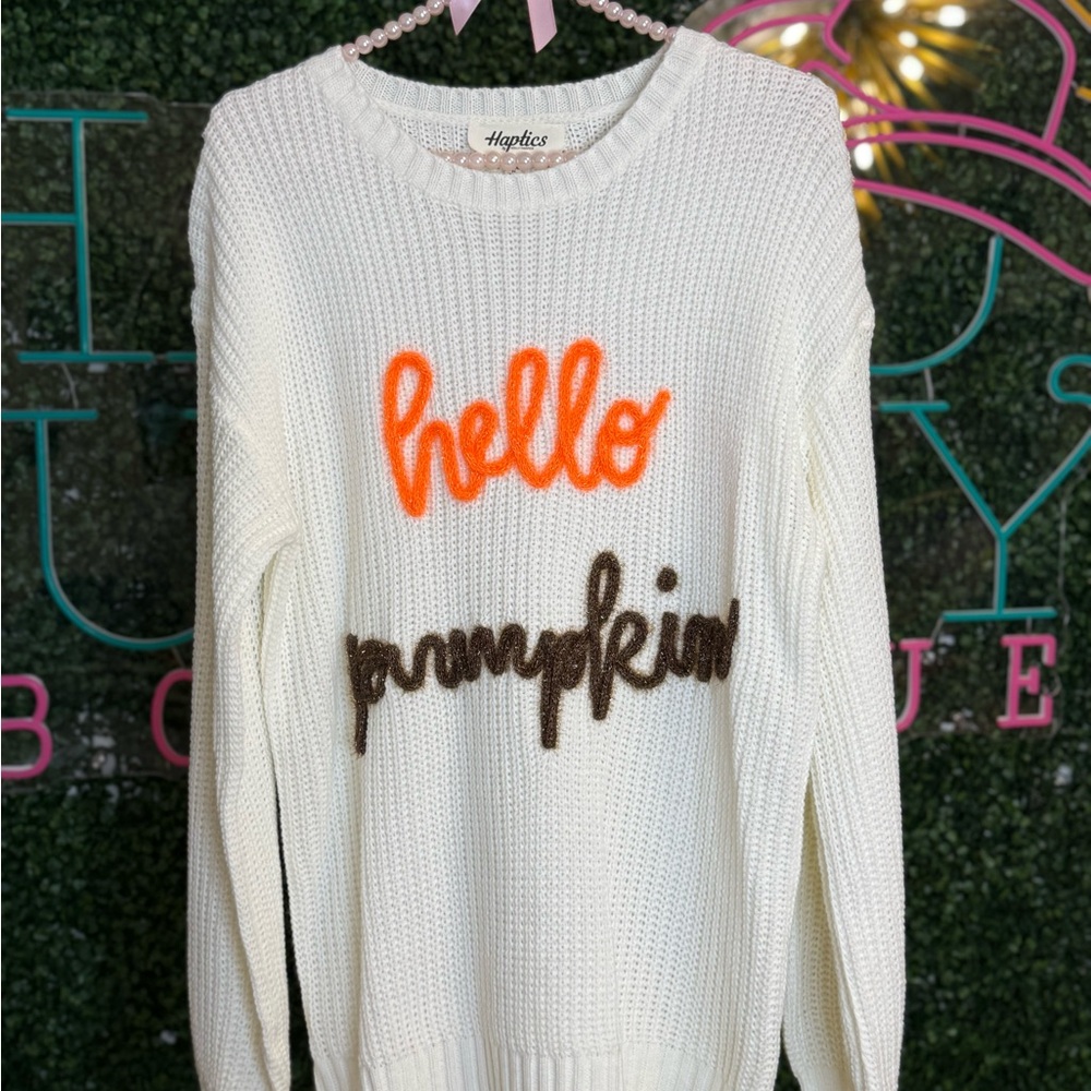 Haptics Hello Pumpkin Off White Sweater Size Small‎ but Oversized NWOT